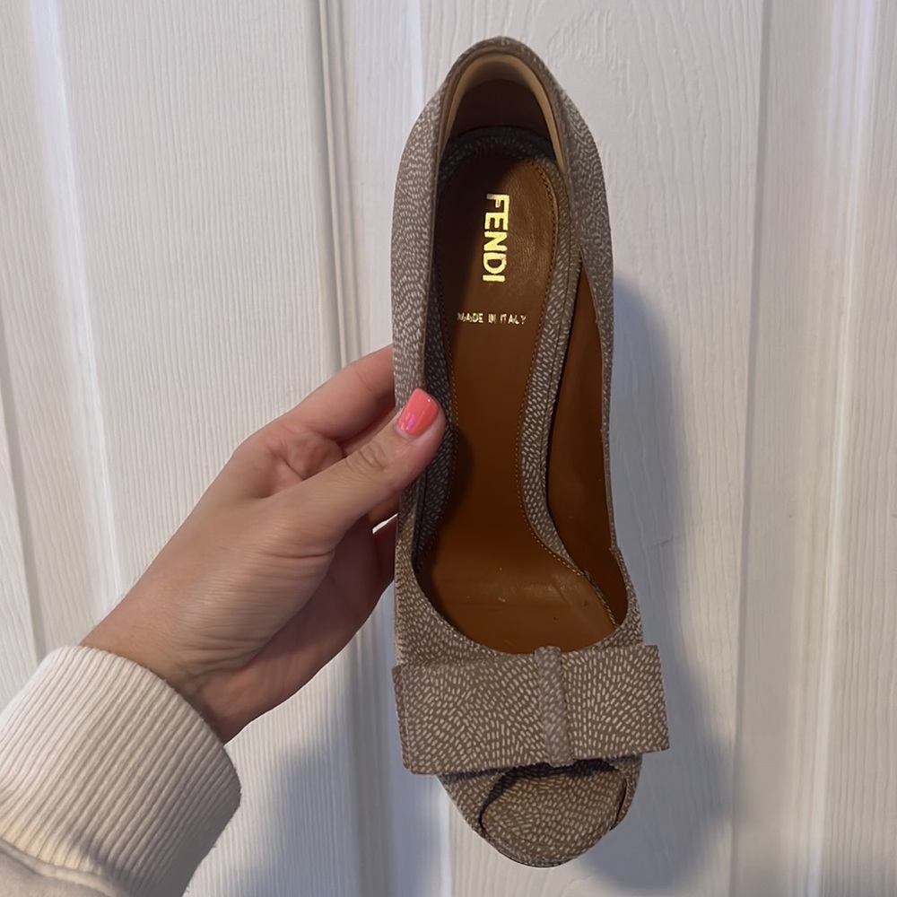 fendi pumps - Picture 5 of 9